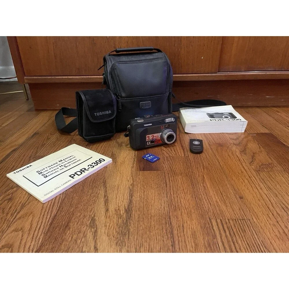 Toshiba PDR-3300 3.2MP Digital Camera 2.8x Zoom Tested Remote Bundle